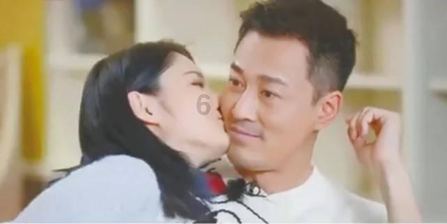 白球进黑洞选关版